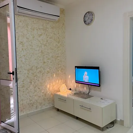 Roni Apartment *